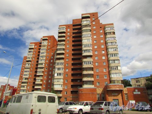 проспект Маршала Жукова, дом 70, корп. 1. Общий вид жилого дома. Фото 9 июля 2016 года.