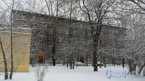 Проспект Пархоменко, дом 20. Вид дома со стороны парадных. Фото 1 декабря 2016 года.