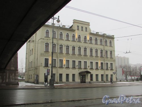 Московский проспект, дом 133, литера А. Фасад здания. Фото 4 февраля 2017 года.