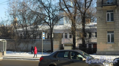 Проспект Энгельса, дом 45. 2-этажное административное здание 1939 года постройки. Детский сад №252 Выборгского района Санкт-Петербурга, d252.shko.la. Фото 10 февраля 2017 года.