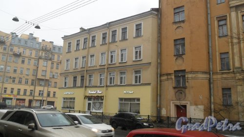 Старо-Петергофский проспект, дом 31, литера Л / Нарвский проспект, дом 2. 4-этажный жилой дом 1917 года постройки, 1 парадная, 12 квартир. Фото 16 декабря 2017 года.