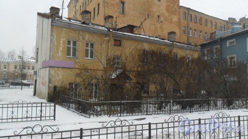 Старо-Петергофский проспект, дом 39, литер З. 2-этажное административное здание. Фото 21 декабря 2017 года.