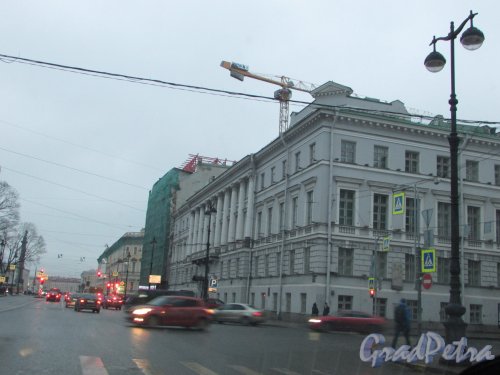 Адмиралтейский проспект, дом 4 / Невский проспект, дом 1. Реконструкция здания. Фото 27 января 2018 года.