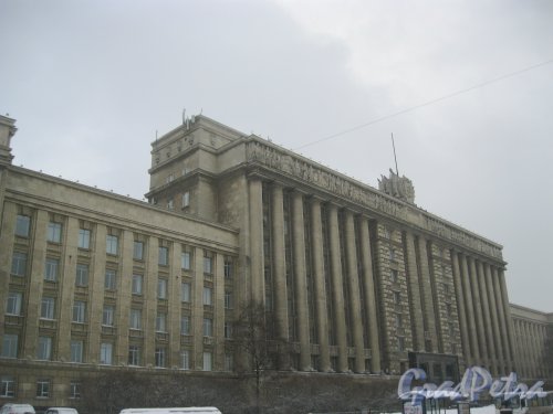 Московский пр., дом 212. Вид на здание с Демонстрационного проезда. Фото 27 февраля 2016 г.