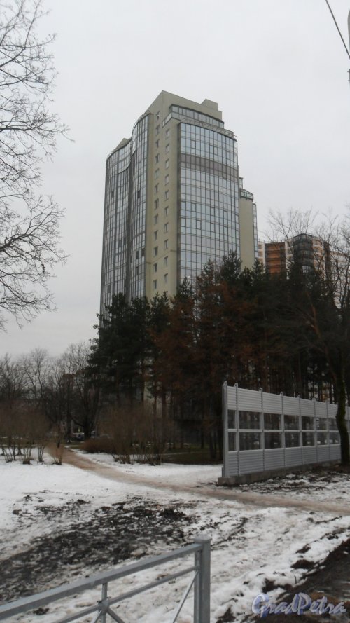 Ярославский проспект, дом 95. 20-этажный жилой дом 2008 года постройки. 2 парадные, 139 квартир. Фото 1 января 2018 года.