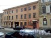 Проспект Римского-Корсакова, дом 17. 3-этажный жилой дом дореволюционной постройки, год проведения реконструкции 1965. 3 парадные, 11 квартир. Фото 18.02.2019 года.