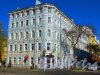 Чкаловский проспект, дом 9 / Большая Разночинная улица, дом 13. Общий вид жилого дома. Фото 1 мая 2016 года.
