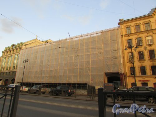 муниципальный округ Лиговка - Ямская, Лиговский проспект, дом 56, корпус 1, строение 1. окончание строительства здания. Фото 28 октября 2019 года.
