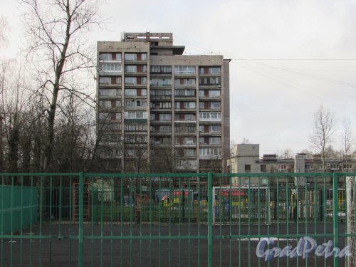 Новоизмайловский проспект, дом 28, корпус 1. Восточный фасад жилого дома. Фото 11 февраля 2020 г.

