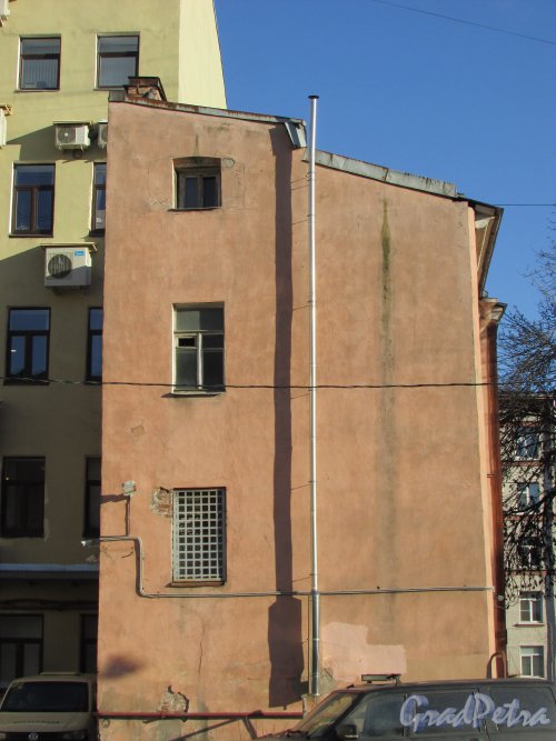 Лиговский проспект, дом 197, литера А. Торец со стороны двора. Фото 25 февраля 2020 г.
