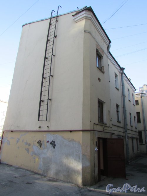 Лиговский проспект, дом 233, литера А. Левый флигель со стороны двора. Фото 25 февраля 2020 г.

