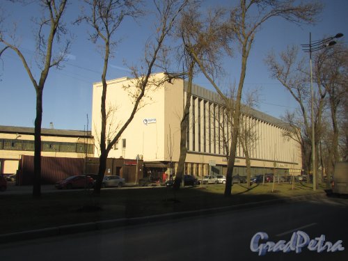 Лиговский проспект, дом 289, литера Б. Автоцентр «LR Ligovsky» (бывший производственный корпус рыбокомбината «Пищевик»). Фото 25 февраля 2020 г.