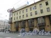 Суворовский пр., д. 2б, литера А. Угловая часть здания со стороны Невского проспекта. Фото 7 мая 2020 г.