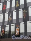 Пискаревский пр., д. 2. Бизнес-центр Бенуа. Фрагмент росписи фасада. фото июнь 2018 г. 
