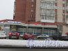 проспект Ветеранов, дом 120, литера А. Универсам «СемьЯ» в угловой одноэтажной пристройке. Фото 4 февраля 2017 г.