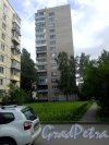 Проспект Космонавтов, дом 34. 14-этажный жилой дом серии 1-528кп80Э 1971 года постройки. 1 парадная, 98 квартир. Фото 6 августа 2020 года.