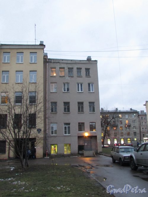 Лиговский проспект, дом 210, литера А. Вид корпуса со стороны двора. Фото 10 февраля 2020 года.