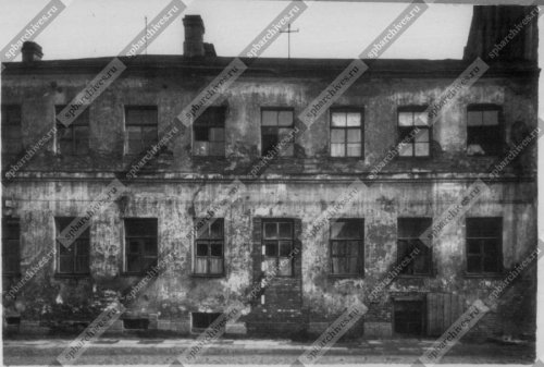 Фасад дома №31 на проспекте Бакунина. Дата съёмки: 1960 г. Автор съемки не установлен.
