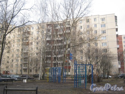 Петергофское шоссе, дом 3, корпус 6. Фрагмент здания со стороны внутреннего двора. Фото 7 марта 2014 г.