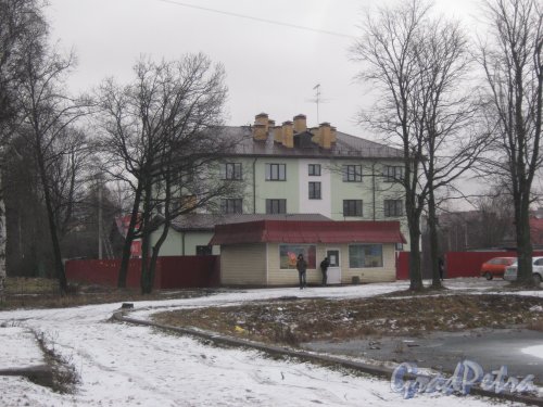 Красное Село (Горелово), Красносельское шоссе, дом 28. Общий вид здания. Фото 4 января 2014 г.