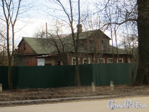 Посёлок Горелово, Красносельское шоссе, дом 32. Индивидуальный жилой дом. Фото 6 марта 2015 года.