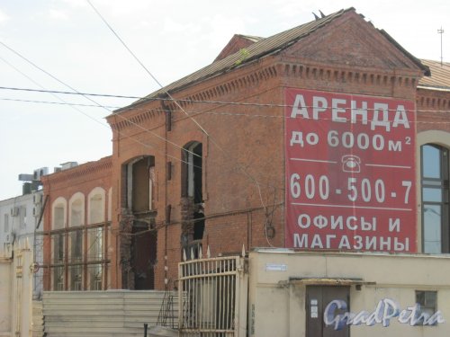 Митрофаньевское шоссе, дом 2, корпус 2. Фрагмент здания. Фото 3 июля 2015 г.