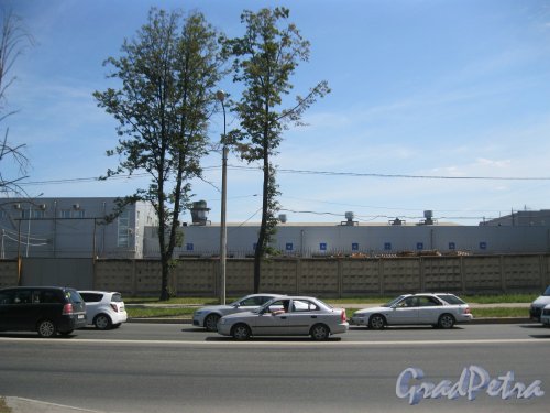 Митрофаньевское шоссе, дом 2, корпус 7, литера А. Общий вид складского комплекса. Фото 3 июля 2015 г.