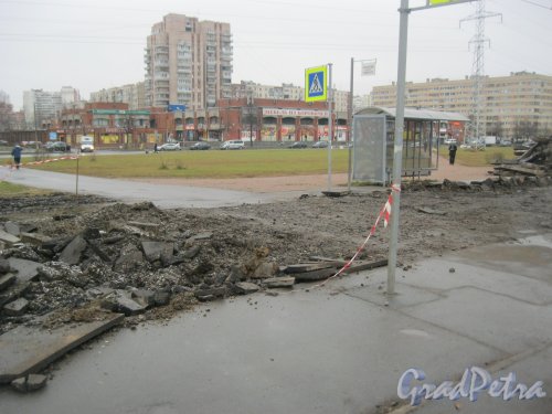 Петергофское шоссе в районе дома 3. Замена трамвайных рельсов. Фото 17 ноября 2015 г.