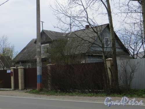пос. Горелово, Аннинское шоссе, дом 5. Общий вид. Фото 5 мая 2015 г.