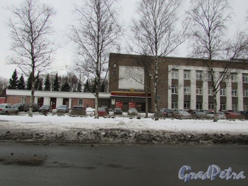  Московское шоссе, дом 13, литера Б. Общий вид административного корпуса. Фото 19 февраля 2016 года.
