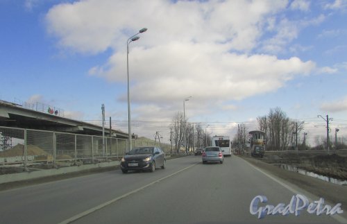 Пулковское, Петербургское шоссе, старый переезд через железнодорожные пути Варшавского направления. Фото 2 апреля 2016 года.