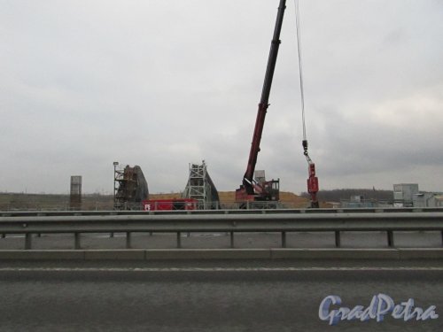 Строительство автомобильного моста в створе трассы М-11 через Витебский проспект. Фото 30 октября 2016 года.
