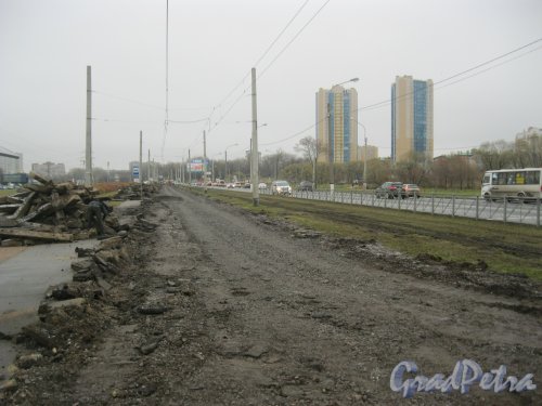 Петергофское шоссе в районе дома 3. Вид на работы по замене трамвайных путей (вид в сторону пр. Маршала Жукова). Фото 17 ноября 2015 г.