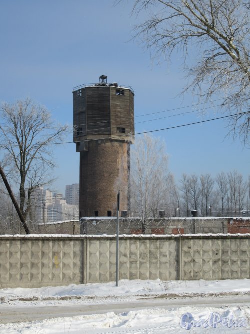 Лагерное шоссе (Колпино), д. 33. Водонапорная башня постройки 1936 г. Фото февраль 2018 г.