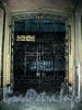 Ул. Чехова, д. 2. Бывший доходный дом. Решетка ворот. Фото октябрь 2009 г.