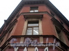Ул. Маяковского, д. 43. Фрагмент угловой части фасада. Фото март 2010 г.