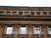 Ул. Ломоносова, д. 14. Доходный дом Г.Г. Елисеева. Фрагмент фасада здания. Фото март 2010 г.