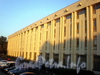 Ул. Стахановцев, д. 1 (Завод «Буревестник»), фрагмент фасада здания. Фото 2008 г.
