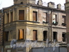Ул. Мира, д.5, фрагмент фасада здания. Фото 2005 г.