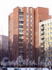 Ул. Асафьева, д. 8. Фрагмент фасада жилого дома. Март 2009 г.