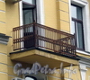 9-ая Красноармейская ул., д. 11. Бывший доходный дом. Балкон. Фото июль 2009 г.