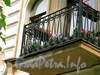 13-я Красноармейская ул., д. 15. Бывший доходный дом. Балкон. Фото июль 2009 г.