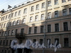 4-я Советская ул., д. 6. Дом при табачной фабрике Саатчи и Мангуби. Фрагмент фасада здания. Фото август 2009 г.