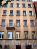 Ул. Черняховского, д. 34. Бывший доходный дом. Фрагмент фасада здания. Фото октябрь 2009 г.