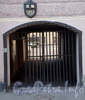 Ул. Черняховского, д. 52. Решетка ворот. Фото октябрь 2009 г.