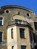 Ул. Чапаева, д. 2, лит. А. Фрагмент фасада здания. Фото август 2009 г.