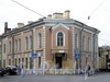Курляндская ул., д. 13 / ул. Циолковского, д. 5. Общий вид углового здания. Фото июль 2009 г.