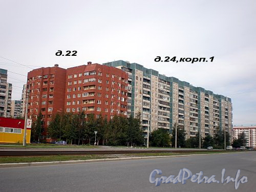 Дома 22 и 24, корп. 1 по Стародеревенской улице. Фото сентябрь 2008 г.