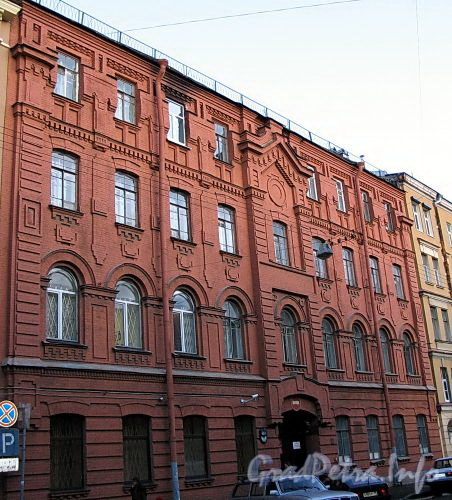Ул. Чехова, д. 13. Фасад здания. Фото октябрь 2009 г.