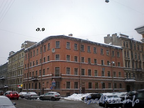 4-я Советская ул., д. 4 (угловая часть) / Греческий пр., д. 9. Бывший доходный дом. Общий вид здания. Фото февраль 2010 г.